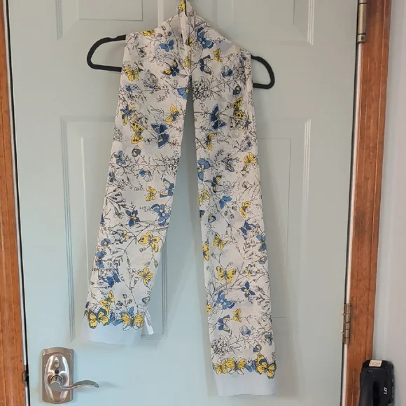 Talbots 75% Cotton and 25 % Silk Scarf with Floral and Butterfly Design - Picture 1 of 6